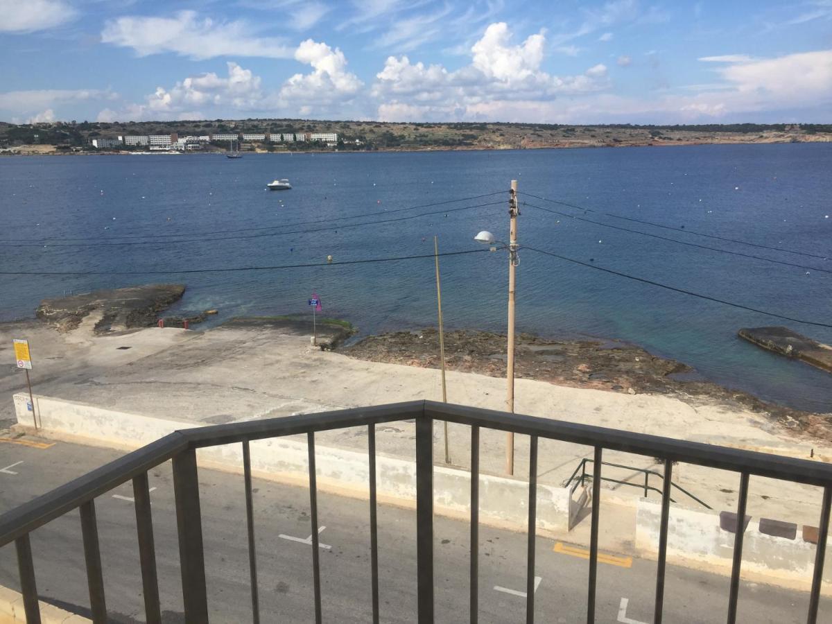 Sea Front Apartment At Mellieha Bay, Malta! Bagian luar foto