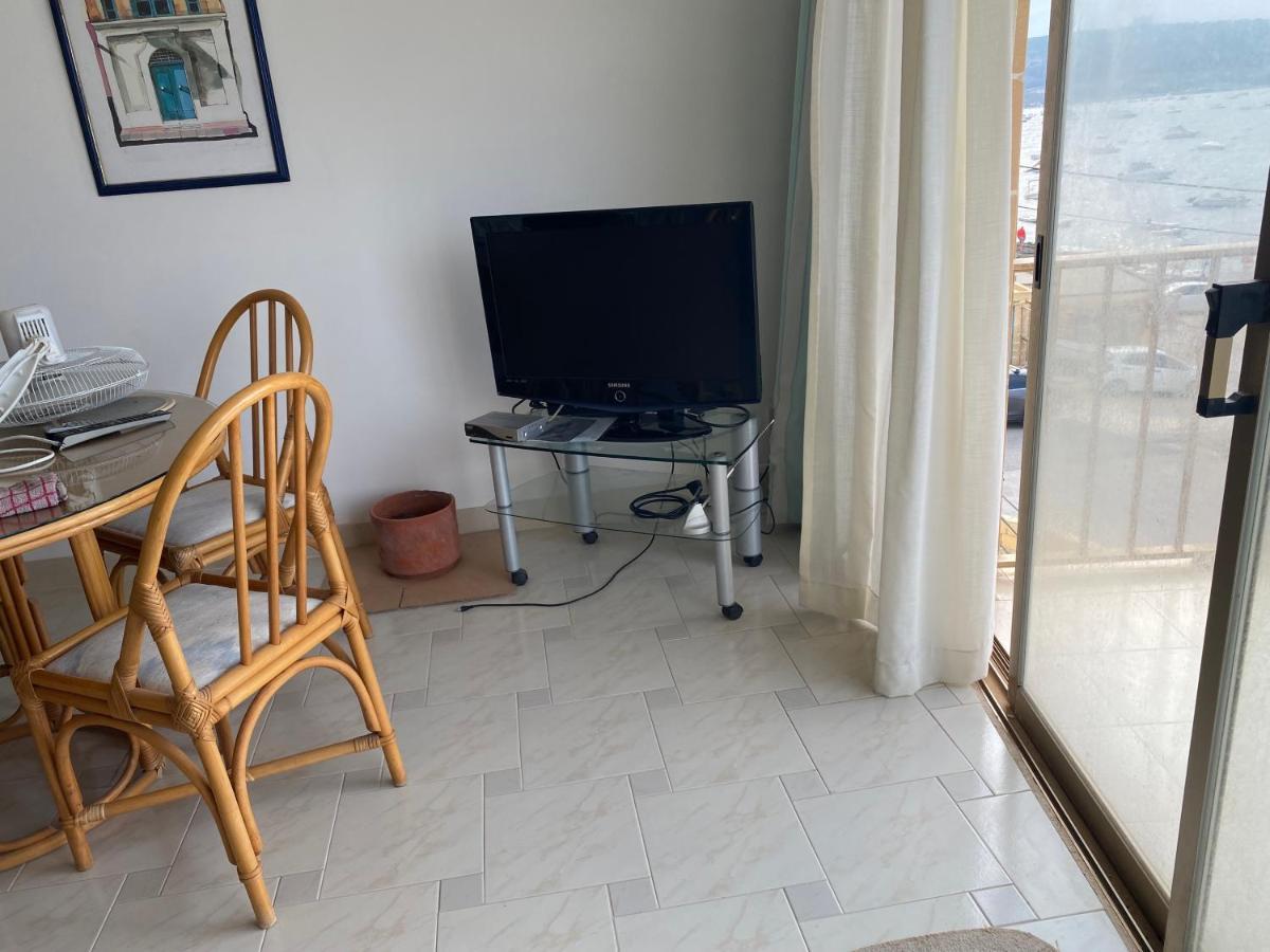 Sea Front Apartment At Mellieha Bay, Malta! Bagian luar foto